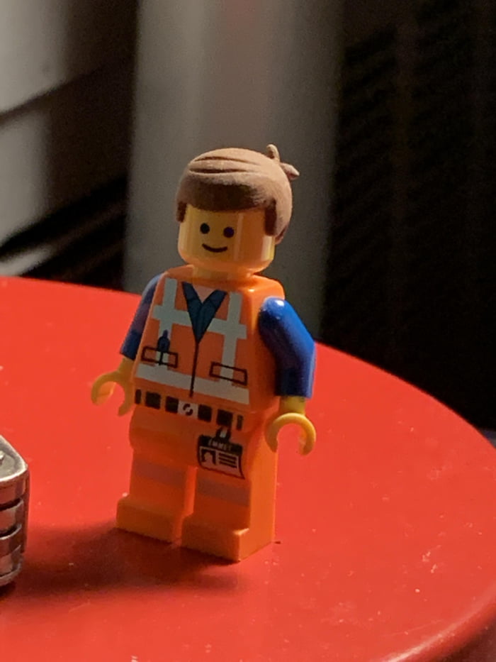 Made an accurate hair piece for Emmet 9GAG