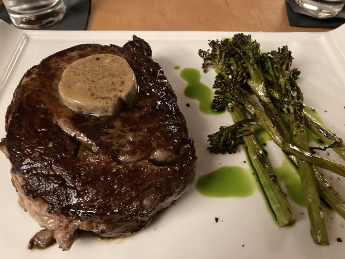 The 24 ounce ribeye at Iron in Pensacola - 9GAG