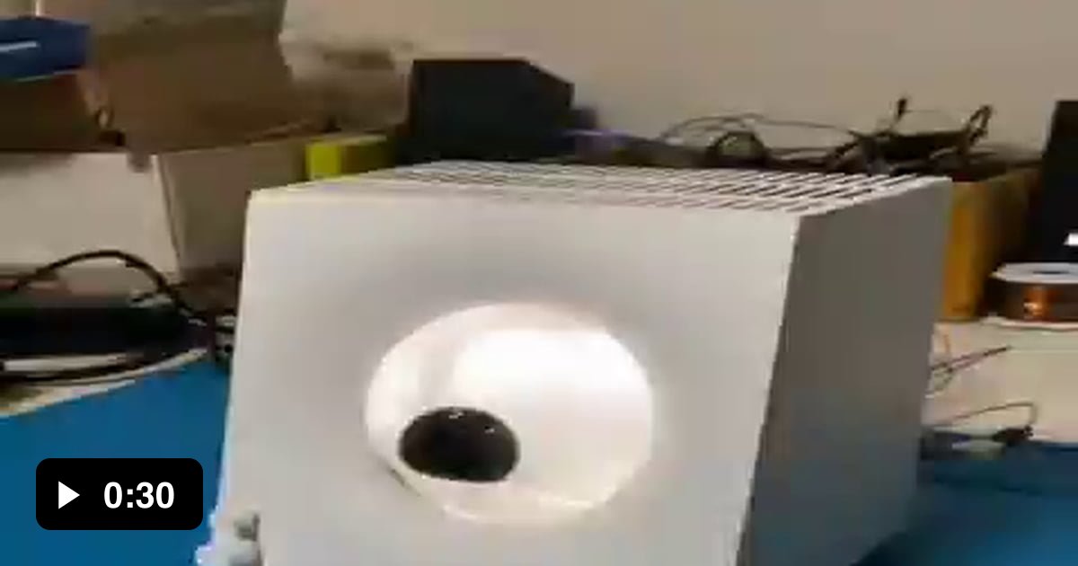 Dakd This is Dakd Jung’s ferrofluid speaker! Super cool! - 9GAG