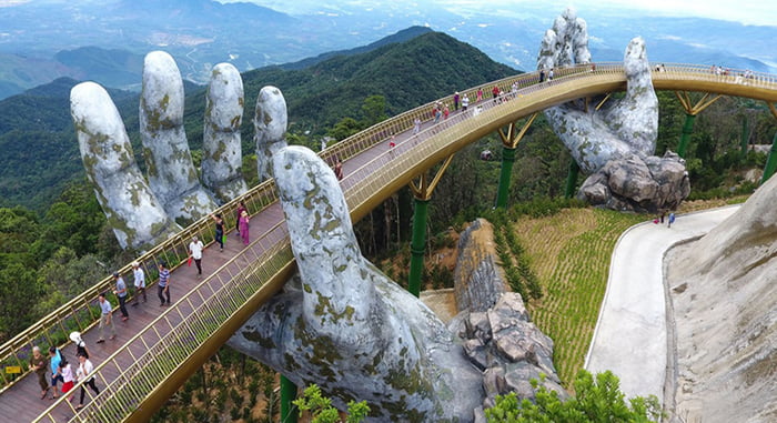 Vietnam’s Daring Golden Bridge - 9GAG