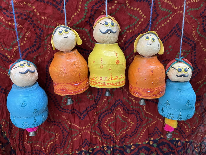 Reduce! Reuse! Recycle! Art work from earthen pots - 9GAG