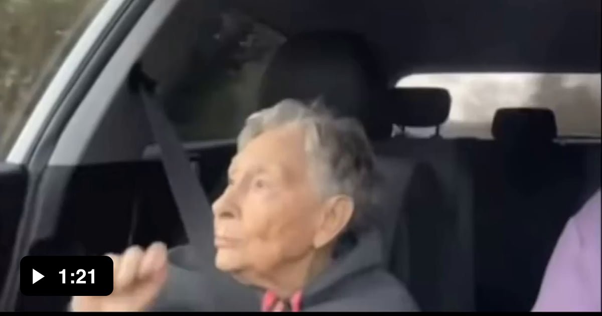 Sweet Old Lady Singing Lalalala Happy Warning 9GAG