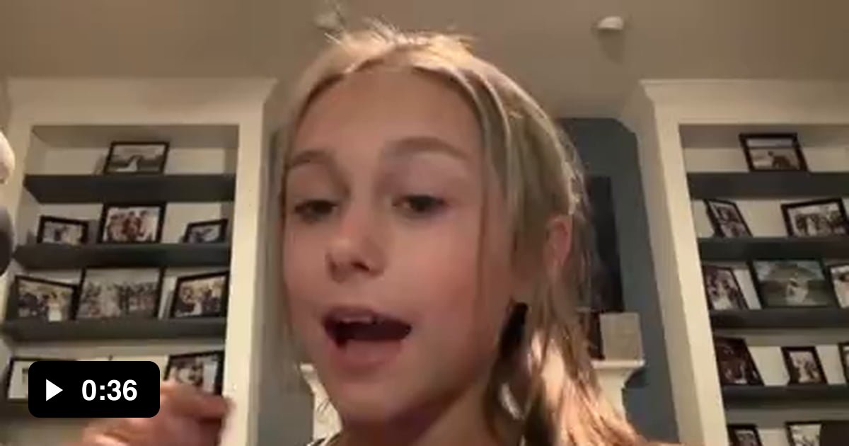 Metiendole la puntita del pájaro en la boca a una menor de edad y