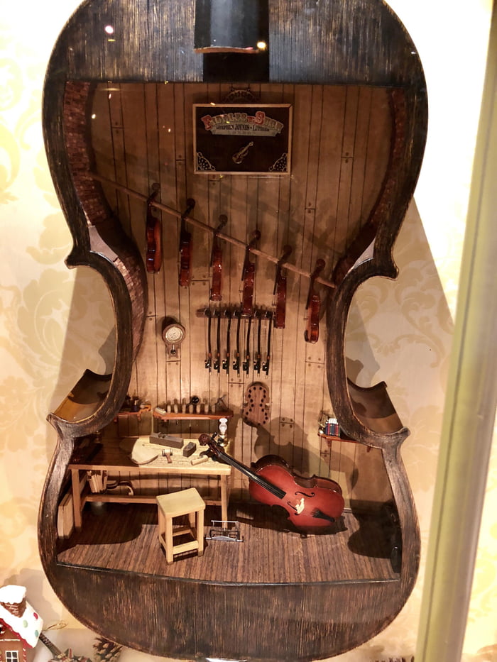 violin inside of a violin. - 9GAG