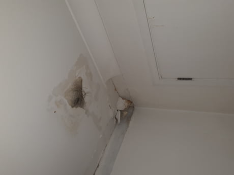 Does Anyone Know If This Is Asbestos Its The Ceiling Of A 15 Yr