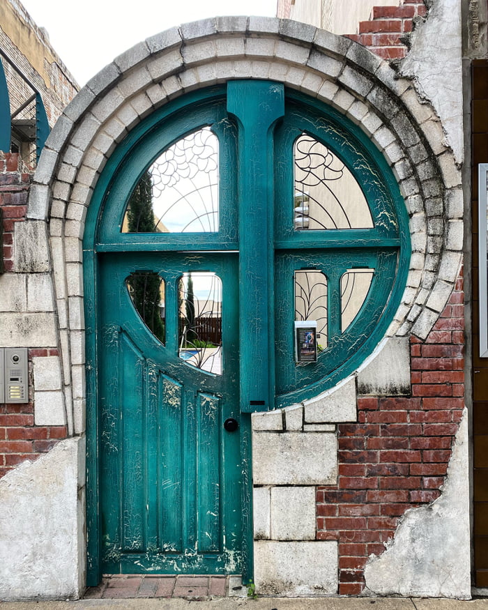 Really cool door in Waco, TX 9GAG
