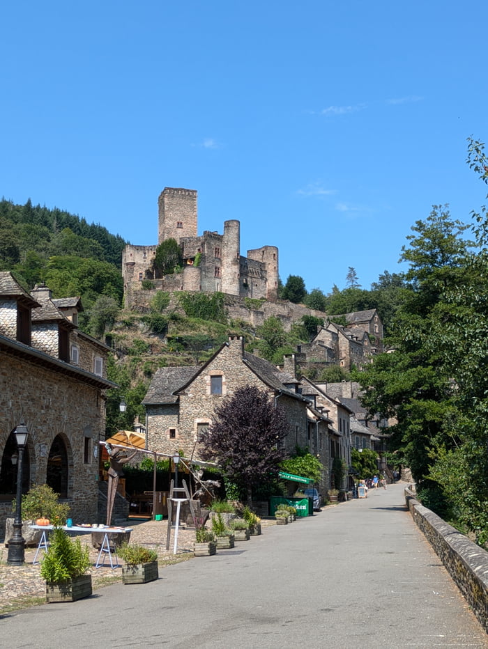 Belcastel's castle, aveyron, France - 9GAG