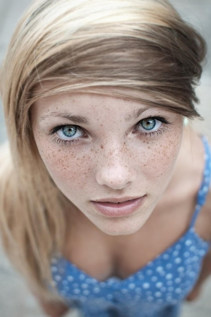 Blue Eyes Freckles 9GAG