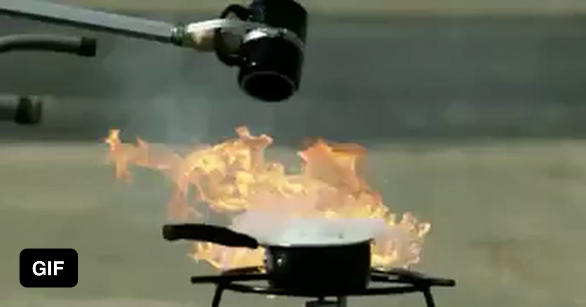 Why you shouldnt pour water in burning oil 9GAG