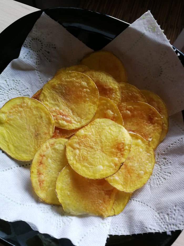 Crispy AF Microwave Chips D They Tastes 10 Times Better Than Lays If Anyone Wants Recipe Write In Comments That Toilet Paper Is To Dry The For