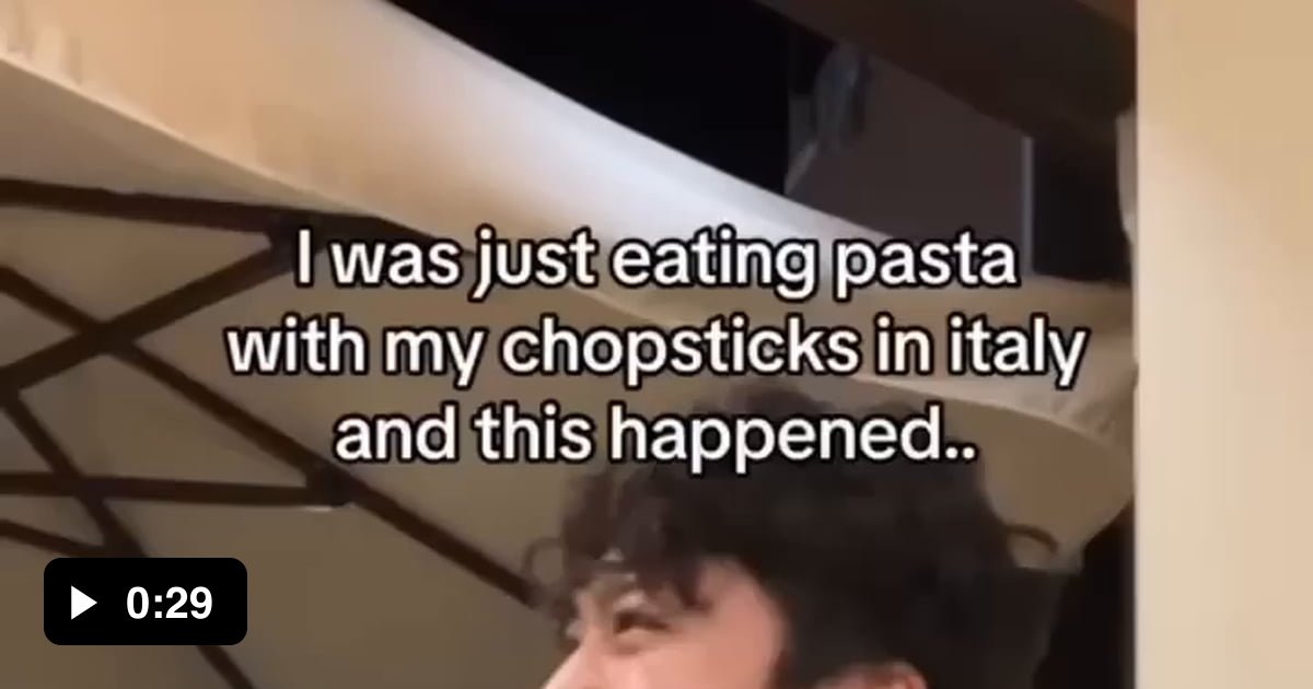 there-was-an-attempt-to-eat-pasta-with-chopsticks-in-italy-9gag
