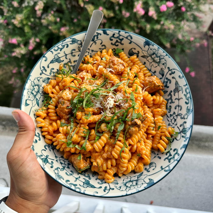 Replace vodka with gin, pasta sauce 9GAG