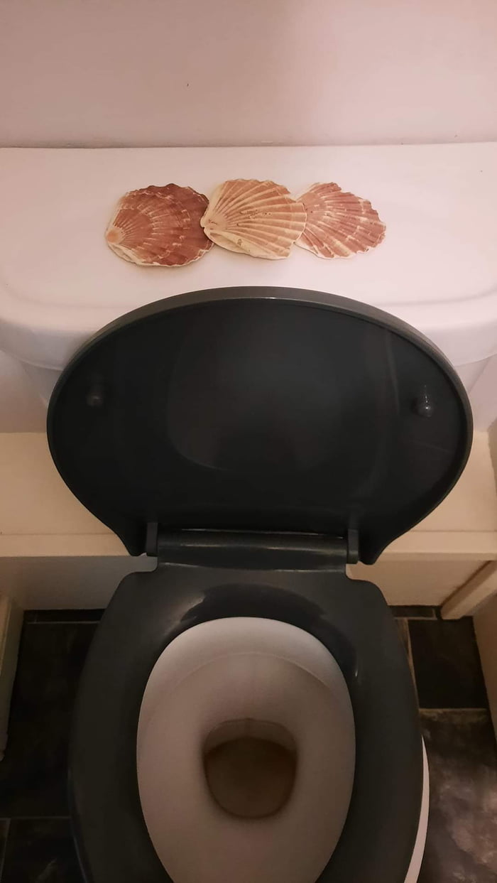 It's official, we have entered the year 2032. - 9GAG