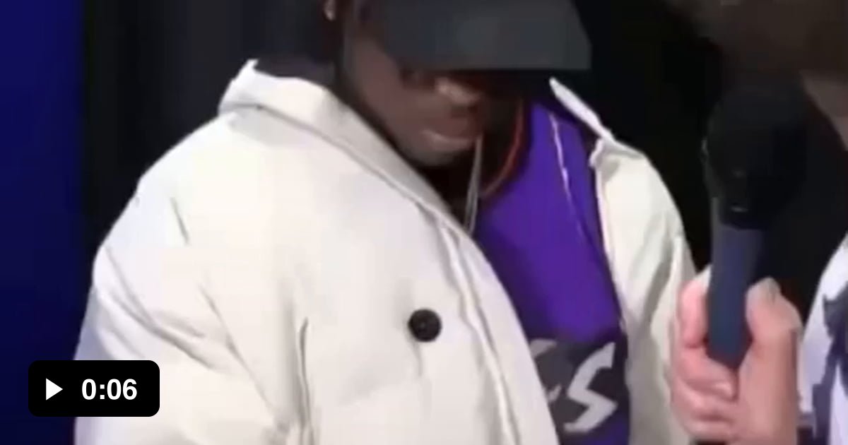 How do you keep your pants up? 9GAG