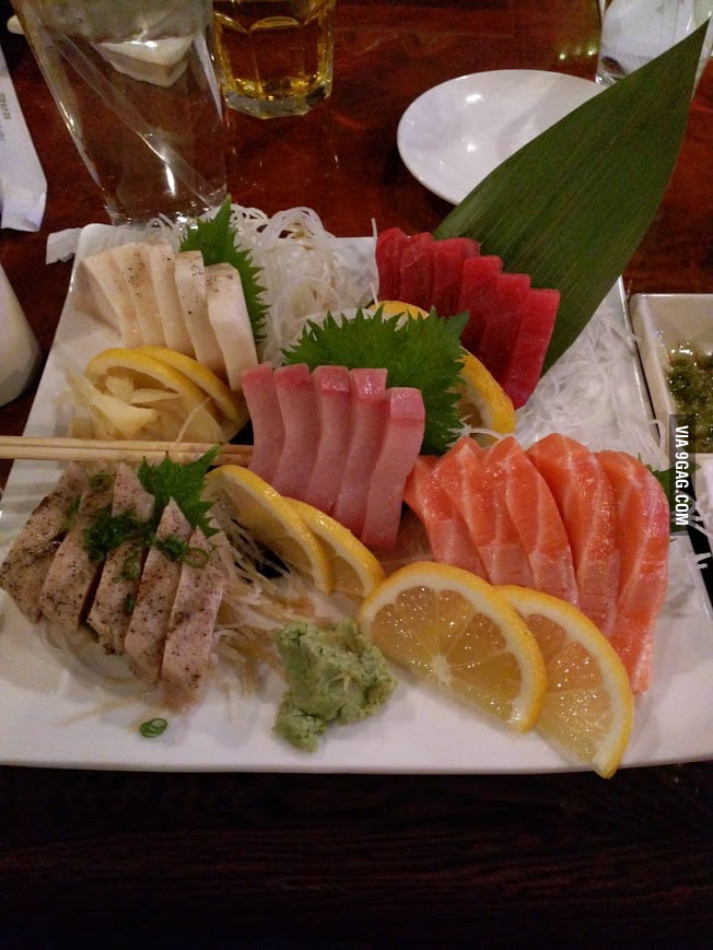 This amazing 25 piece sashimi combo - 9GAG