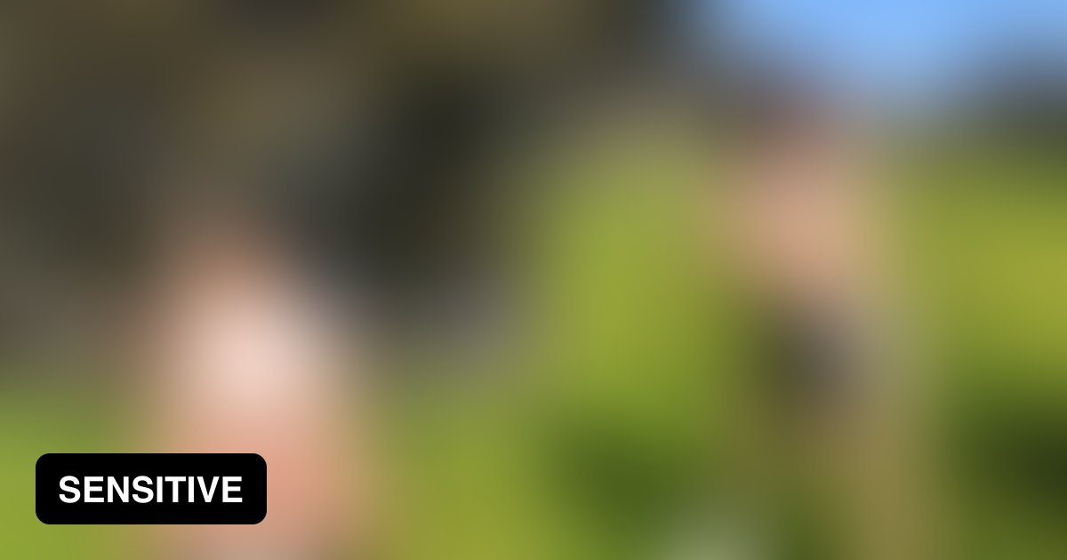 Public nudity Tits or ass? @audreyandsadie - 9GAG