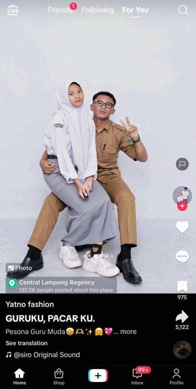 Gede Bener Sepatunya Jadi Pengen Jadi Guru Gag