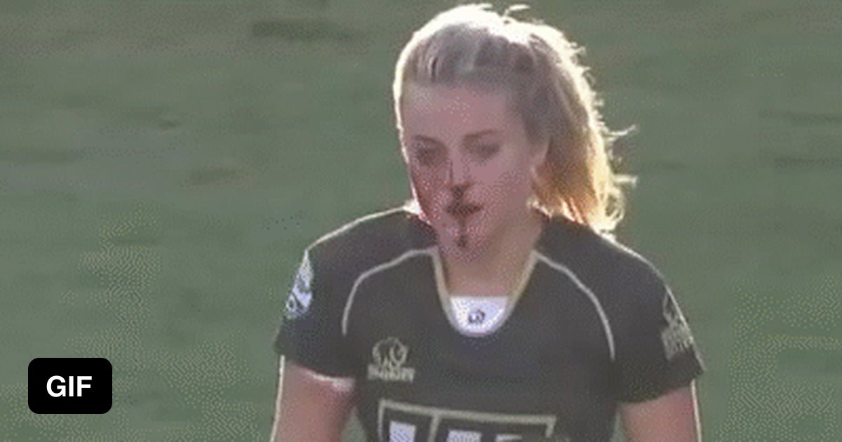 Women's rugby vs. "Men's" football 9GAG