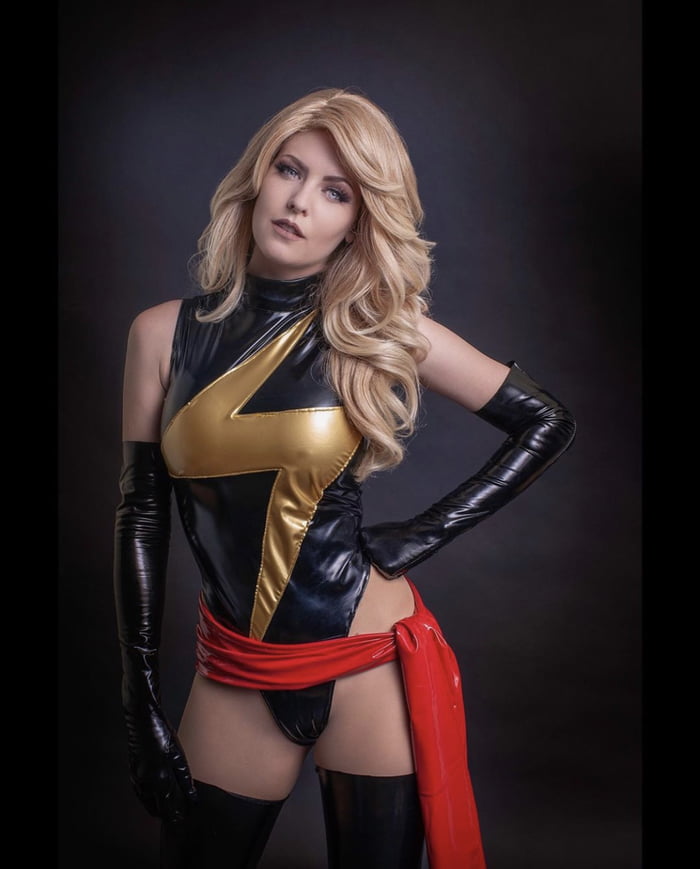 Captain Marvel by maidofmight - Cosplay.