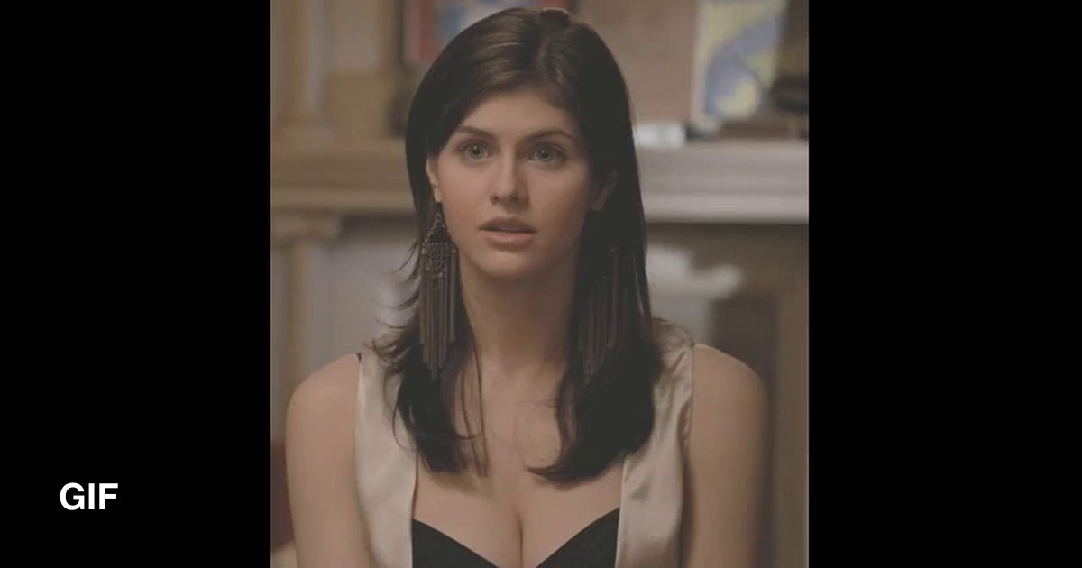 Alexandra Daddario Cameltoe