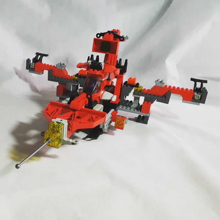 Duplo classic space. Red pursuit spaceship. - 9GAG