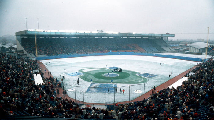 Since we're doing temporary stadiums now... here's Exhibition Stadium,  temporary home of the Blue Jays from 1977-1989. Complete with snow on the  first game in Jays History - 9GAG