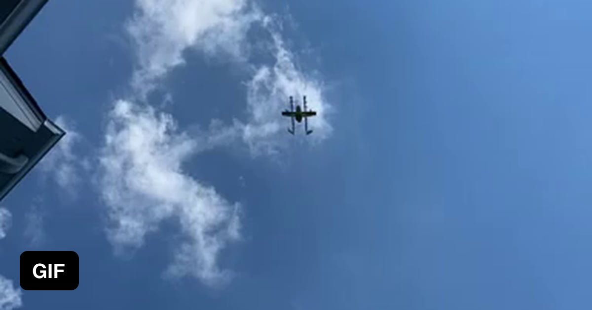 Google’s “Wing” drone delivering a cupcake in Christiansburg, Virginia