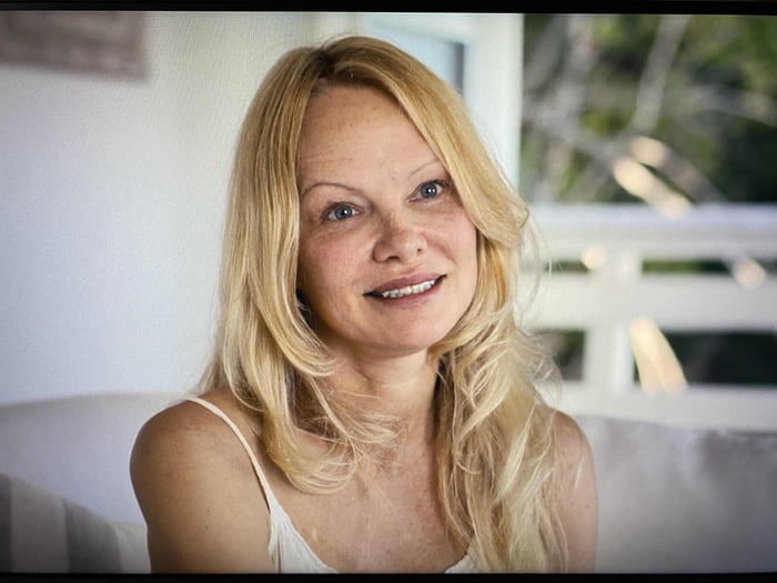 Pamela Anderson, age 55 with no makeup, just self love 9GAG