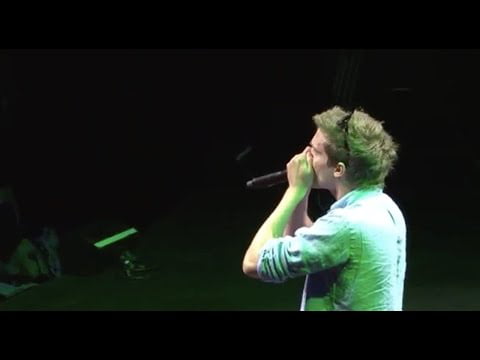 That's one hell of a Beatboxer - 9GAG