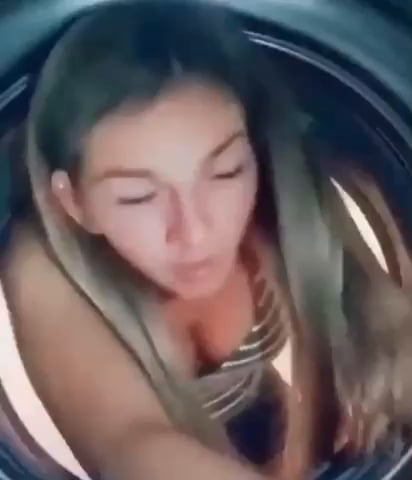 Sister Stuck Porn Animal - Step sister getting stuck in the dryer - 9GAG