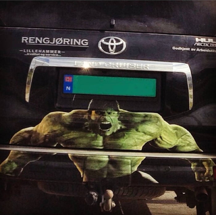 Happy hulk - 9GAG