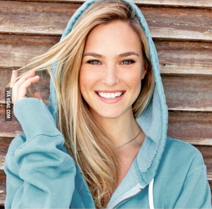 Bar Refaeli - 9GAG