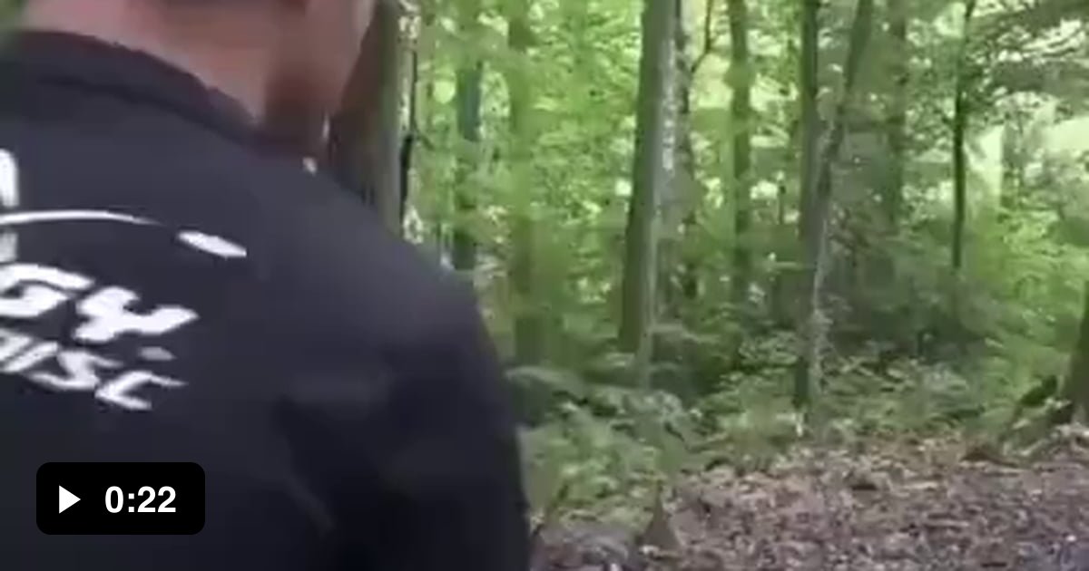 This dude annihilated his neck for the perfect frisbee throw!! 9GAG