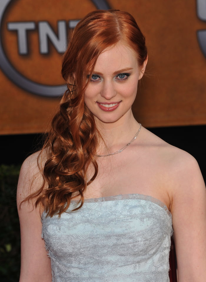 Deborah Ann Woll - 9GAG