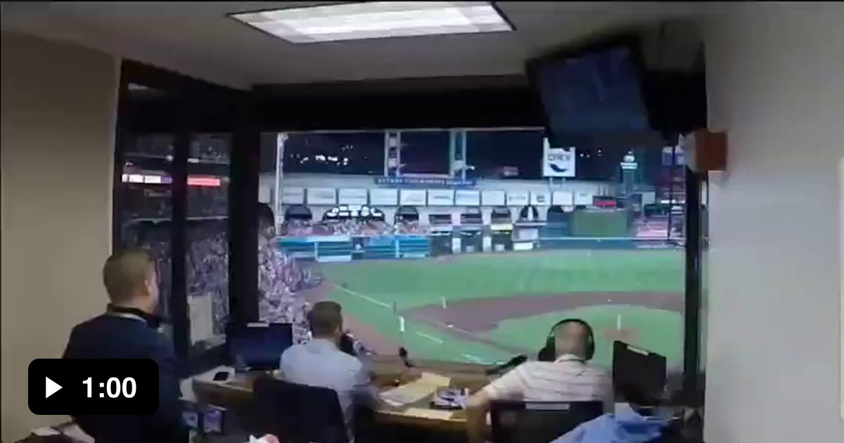 Braves Radio Booth call of the final out of game 6 and reaction to