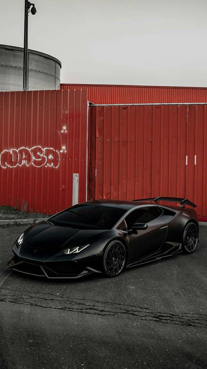 Lamborghini Huracan black - 9GAG