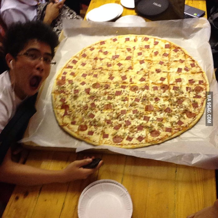 this-is-a-30-inch-pizza-9gag