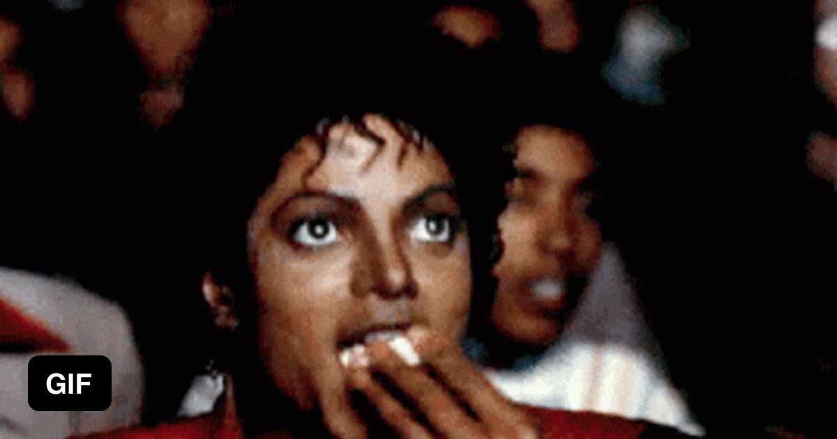 Watching american red vs blue fighting each other fomenting a new