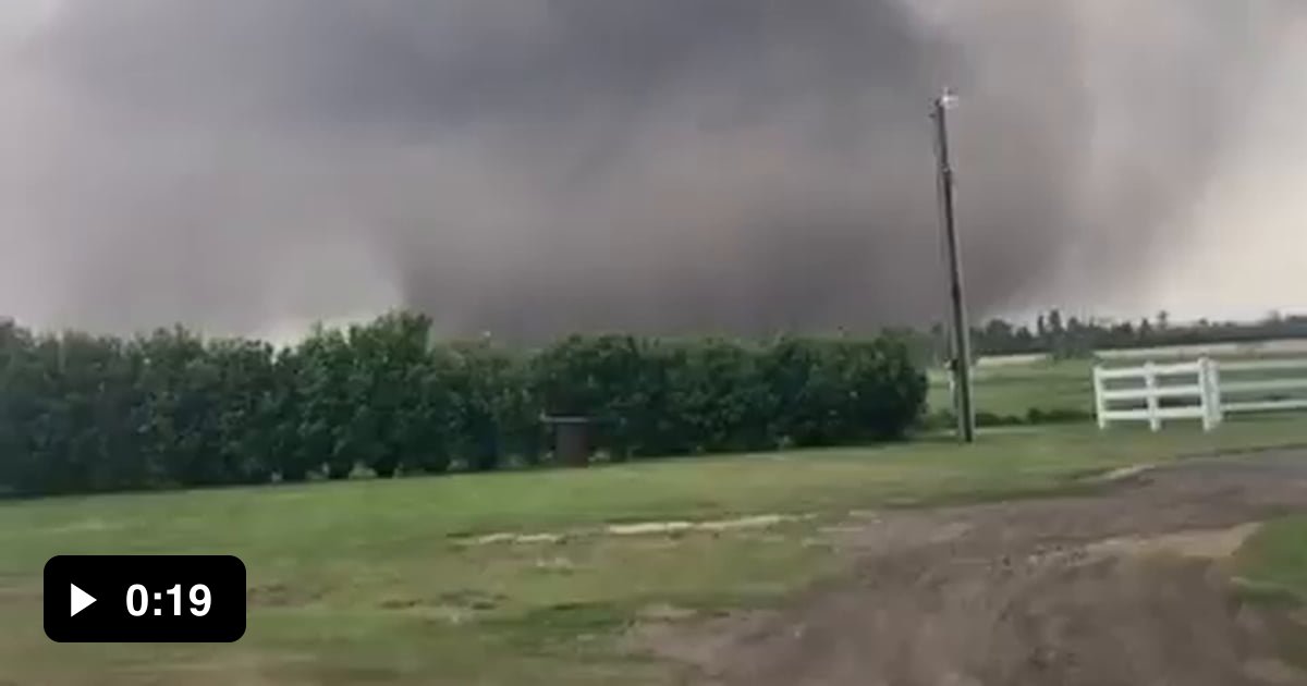 Giant landspout in Alberta - 9GAG