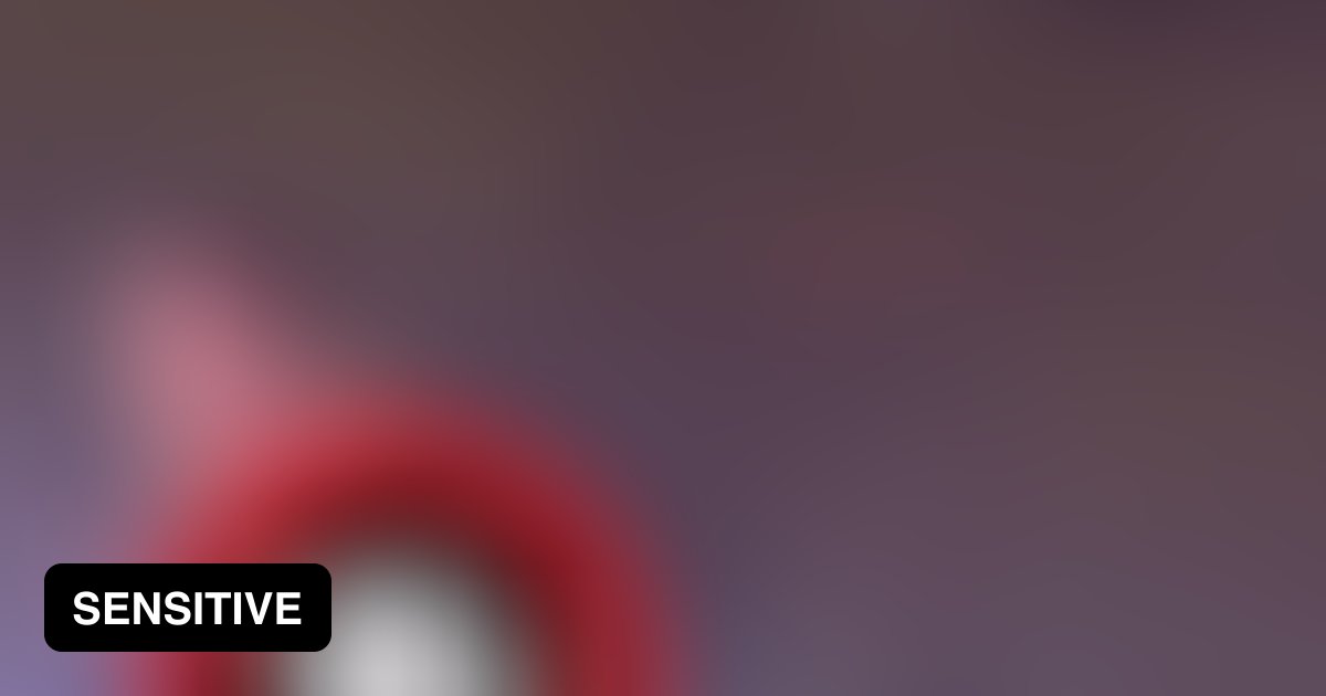 Crazy lady freaks out after peeing in public 9GAG