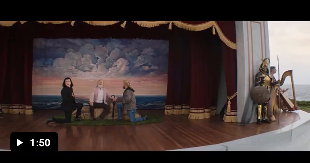 Theater performance of Luke Hemsworth & Matt Damon as fake Thor & Loki ...