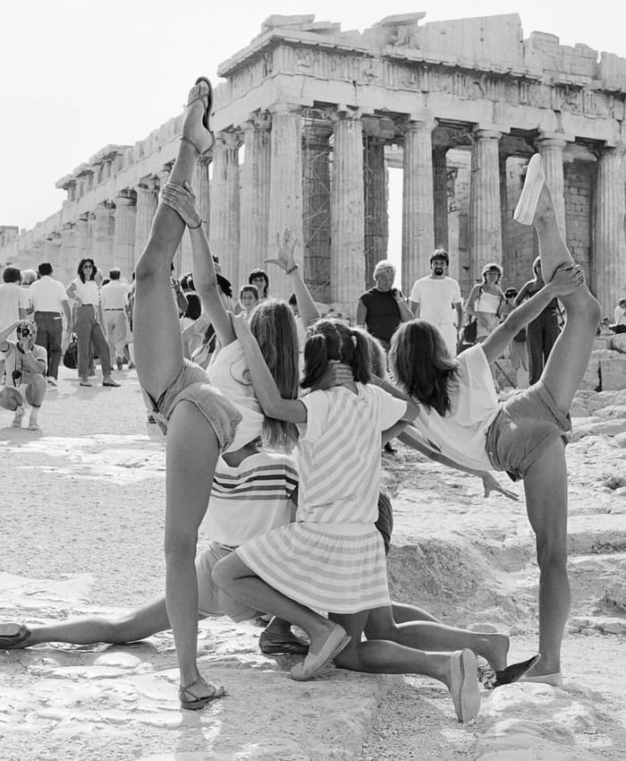 tourists-in-greece-1983-9gag