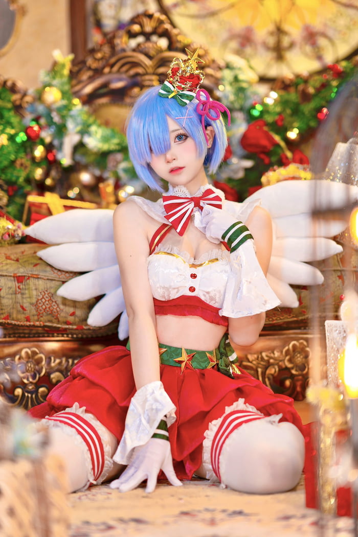 Christmas Rem By Seeucosplay 9gag 2680