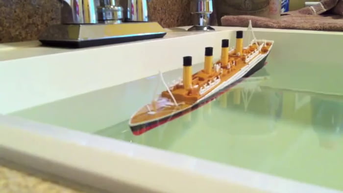 This model Titanic sinks like the real thing! - 9GAG