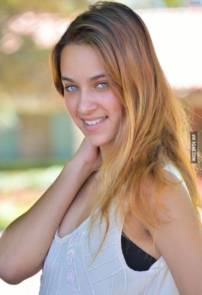 Uma Jolie Yea She Totally Does 9GAG