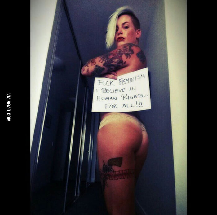 UFC fighter, Bec Rawlings.