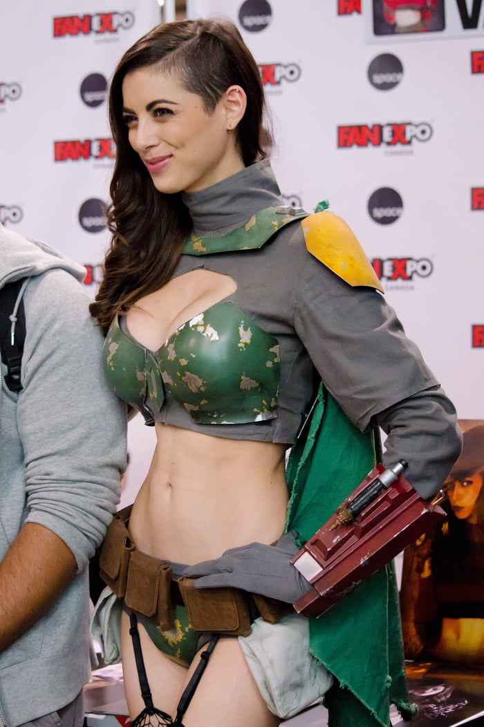 Leeanna vamp tits