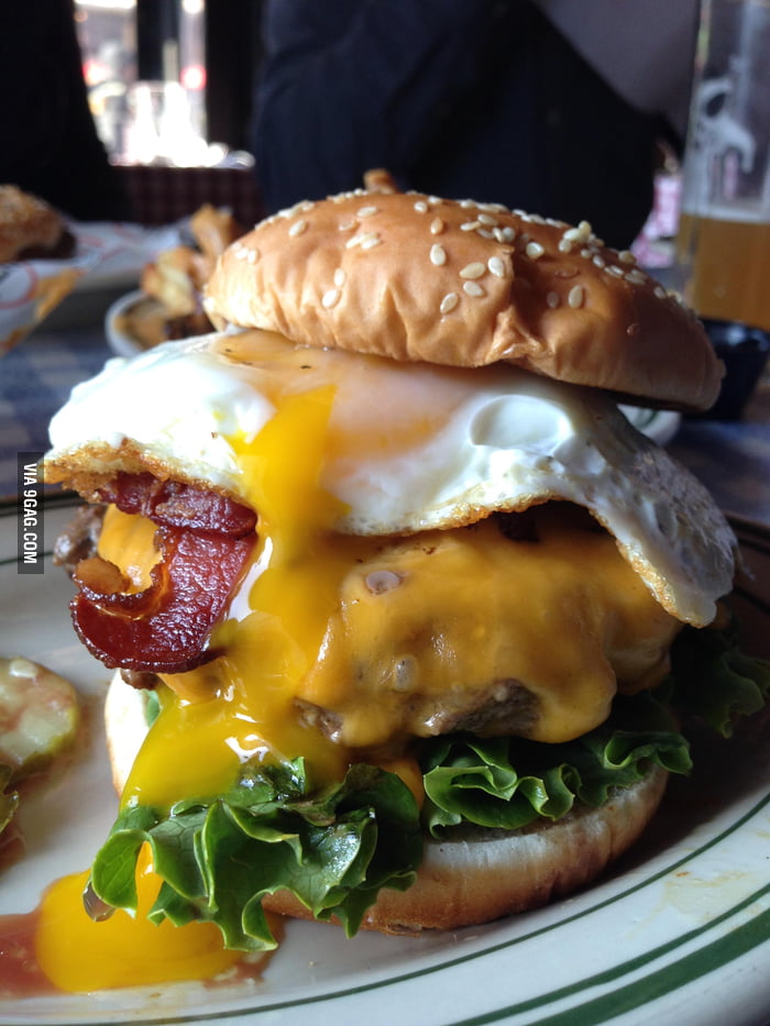 Bacon, Egg, and Cheese burger from Bill's Bar & Burger in NYC - 9GAG