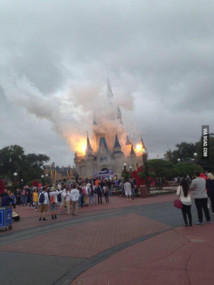 Cinderella forgot to turn off the oven... - 9GAG