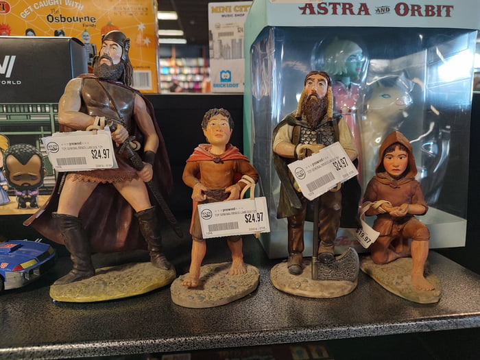 Saw these toys modeled after the 1978 animated LoTR. From left to right